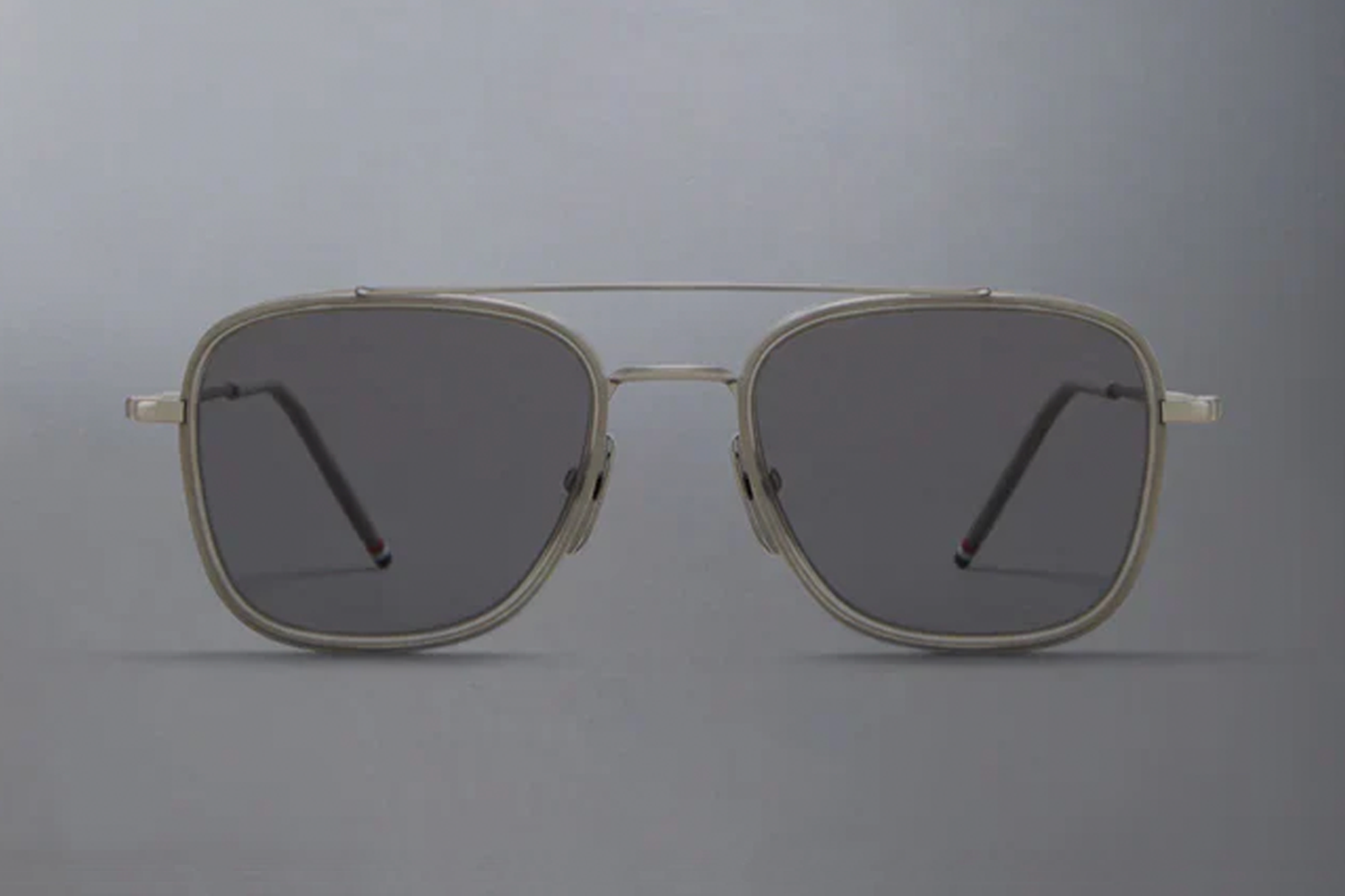 RECTANGULAR AVIATOR SUNGLASSES IN ACETATE AND TITANIUM 51 SATIN CRYSTAL GREY
DK GREY AR