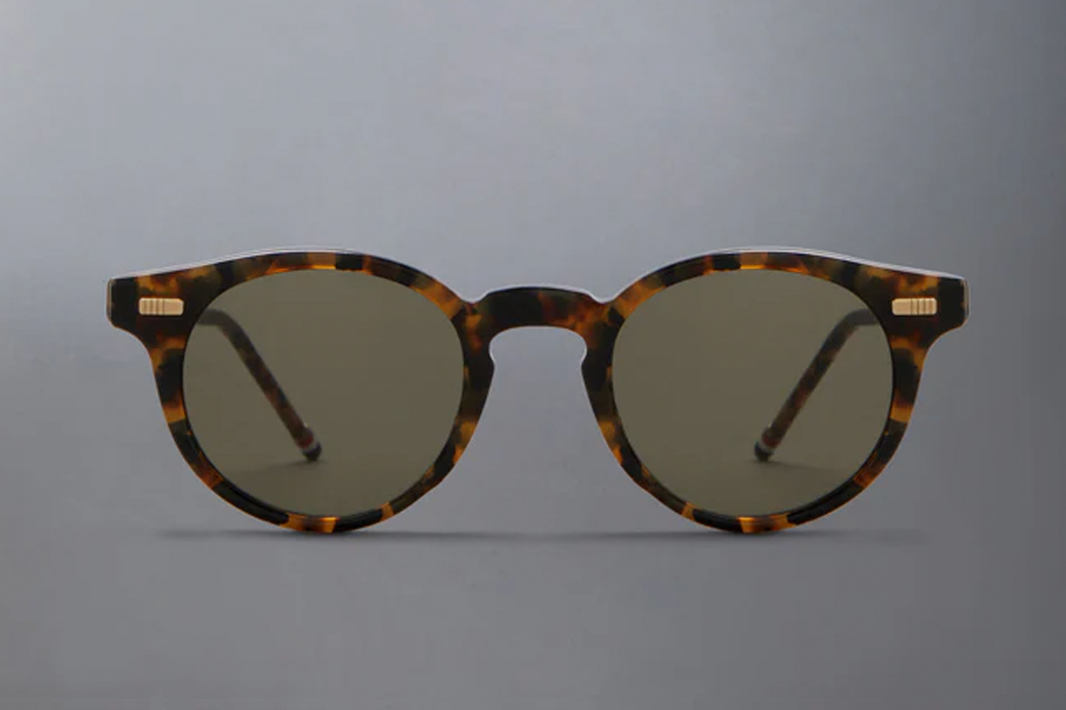 ROUND SUNGLASSES IN ACETATE 45 BROWN TORTOISE
GREEN LENS G 15 AR