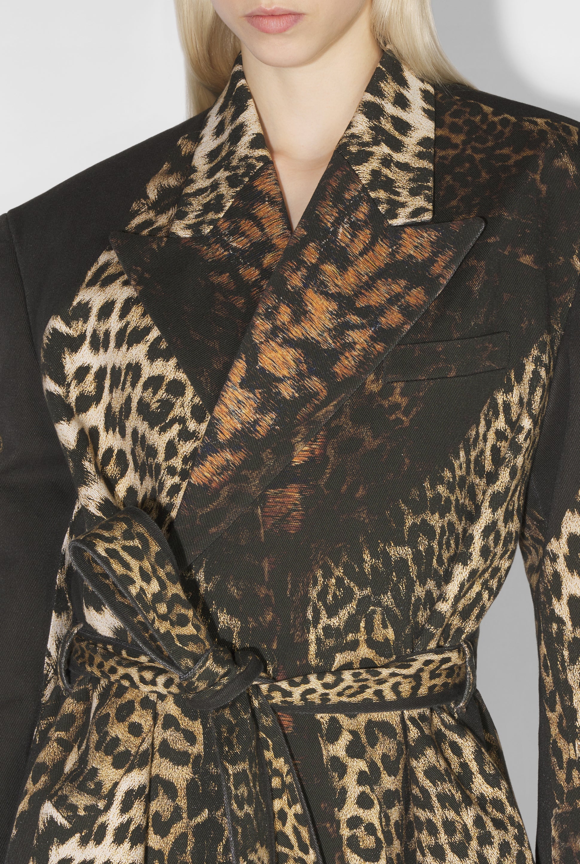 COTTON LONG COAT PRINTED "TROMPE L'ÎIL LEOPARD COAT"