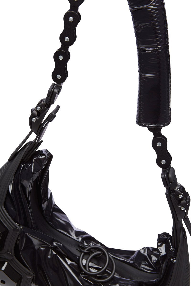 M02 SMALL HALF MOON BAG BLACK SHINY BLACK MATTBIKE