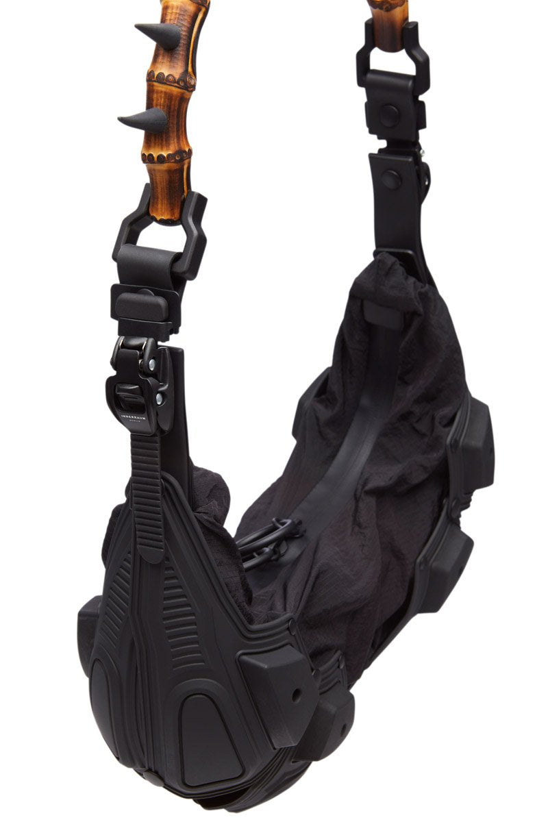 MODULE M02/SMALL HALF MOON BAG BLACK MATT BAMBOO
