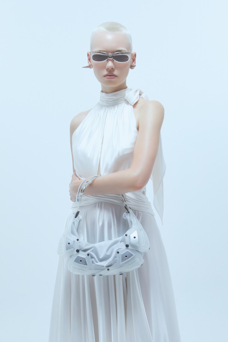 MODULE M02/SMALL HALF MOON BAG TRANSPARENT BLACK