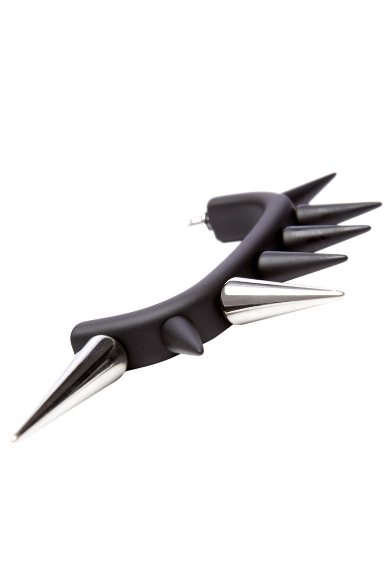 OBJECT EA8/SEVEN SPIKE EARRING BLACK MATT / SILVER