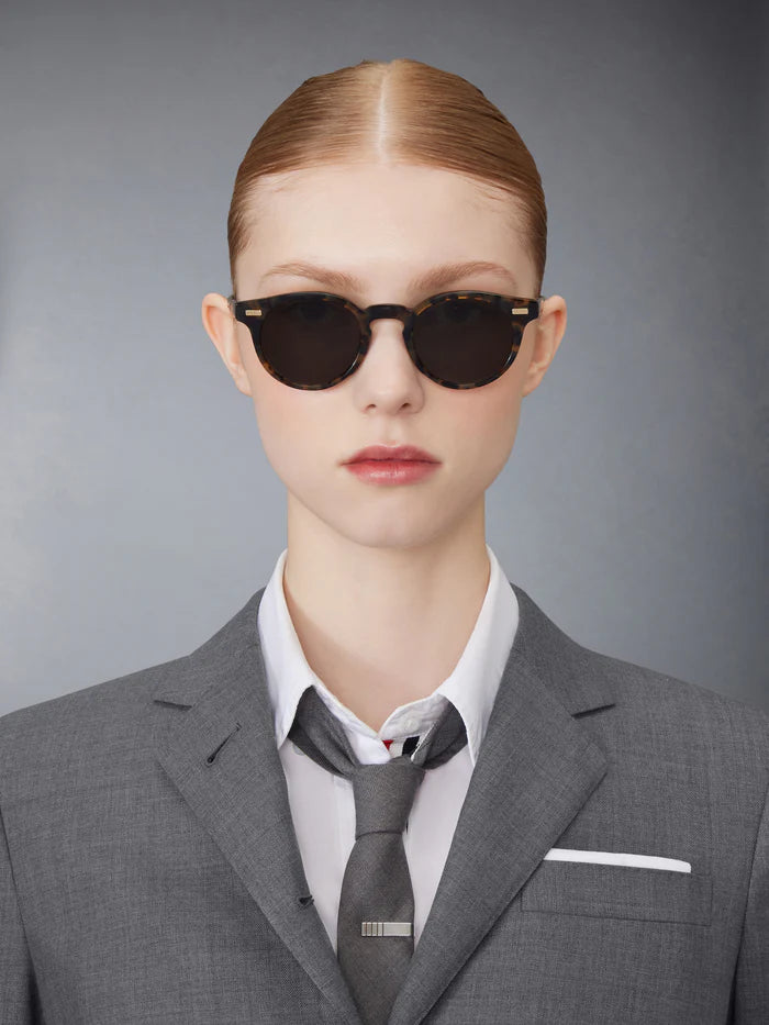 ROUND SUNGLASSES IN ACETATE 45 BROWN TORTOISE
GREEN LENS G 15 AR