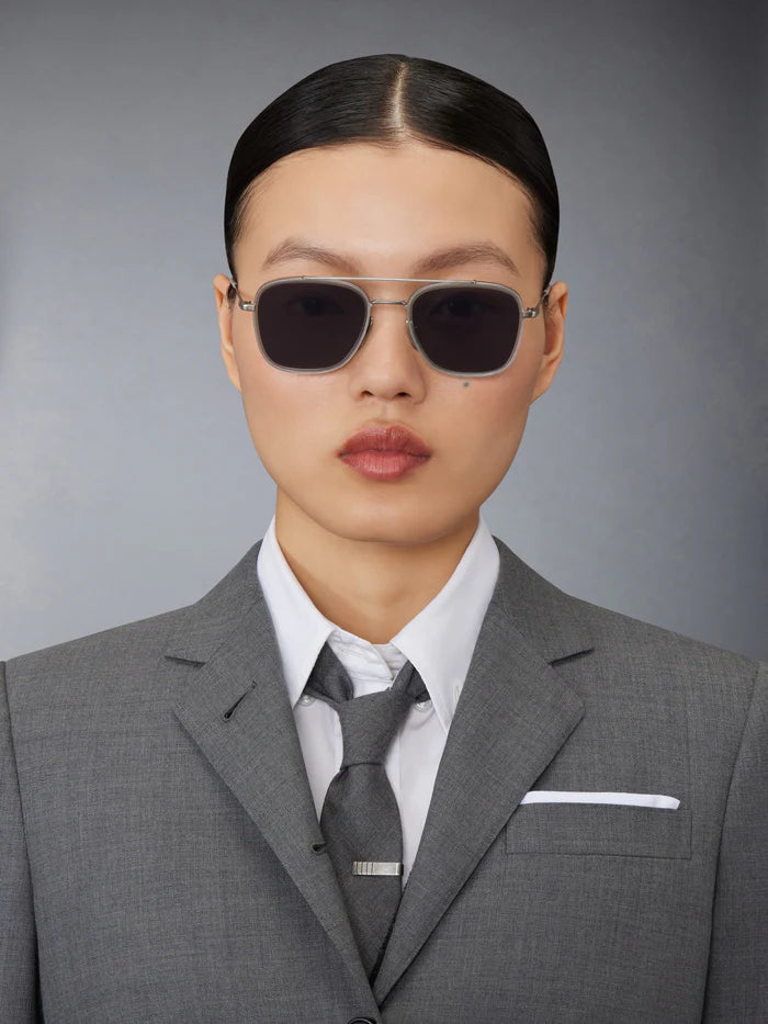 RECTANGULAR AVIATOR SUNGLASSES IN ACETATE AND TITANIUM 51 SATIN CRYSTAL GREY
DK GREY AR