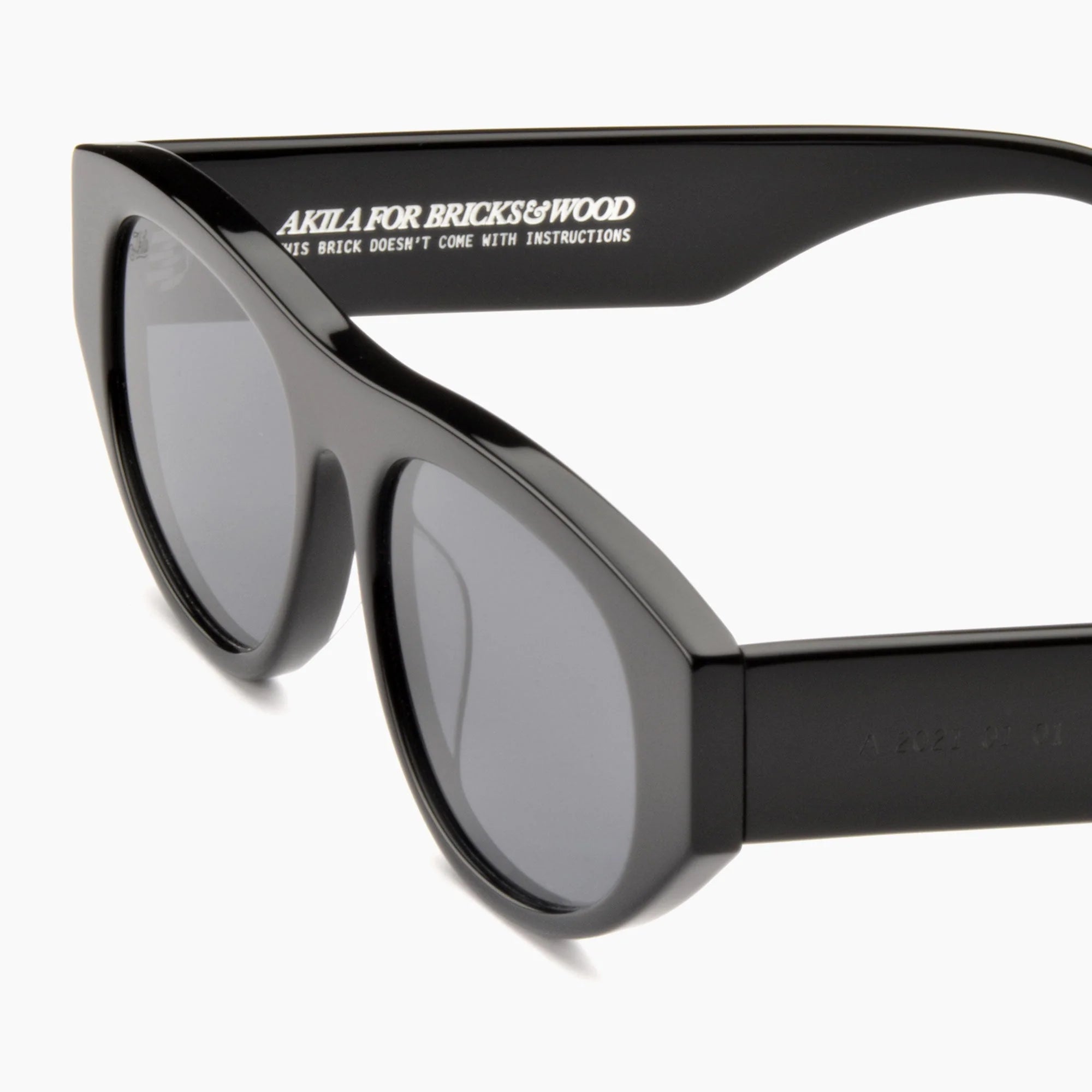 HALLDALE X BRICKS &amp; WOOD BLACK BLACK